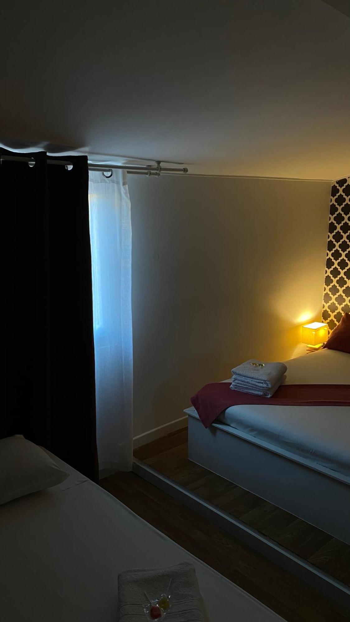 Brandao House Hostel Caparica Exterior photo